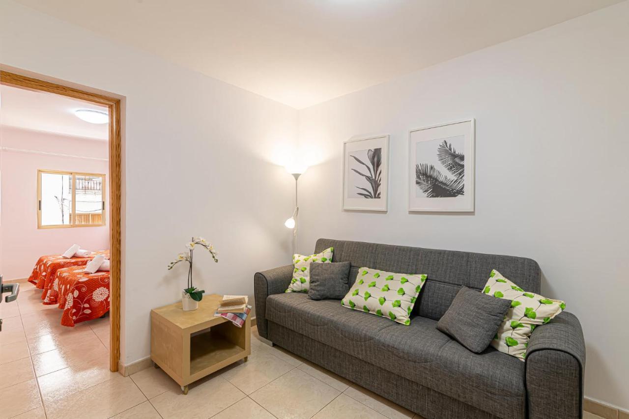 Apartamentos En El Centro De Los Cristianos アロナ エクステリア 写真