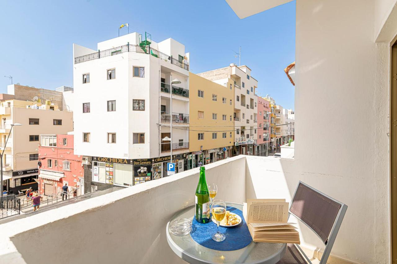 Apartamentos En El Centro De Los Cristianos アロナ エクステリア 写真