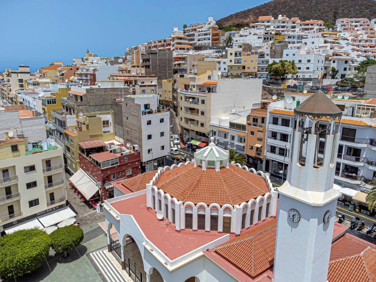 Apartamentos En El Centro De Los Cristianos アロナ エクステリア 写真