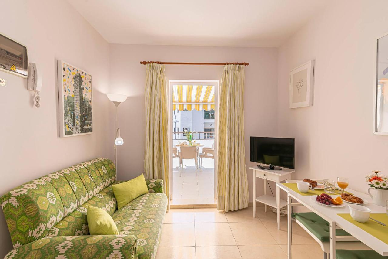 Apartamentos En El Centro De Los Cristianos アロナ エクステリア 写真