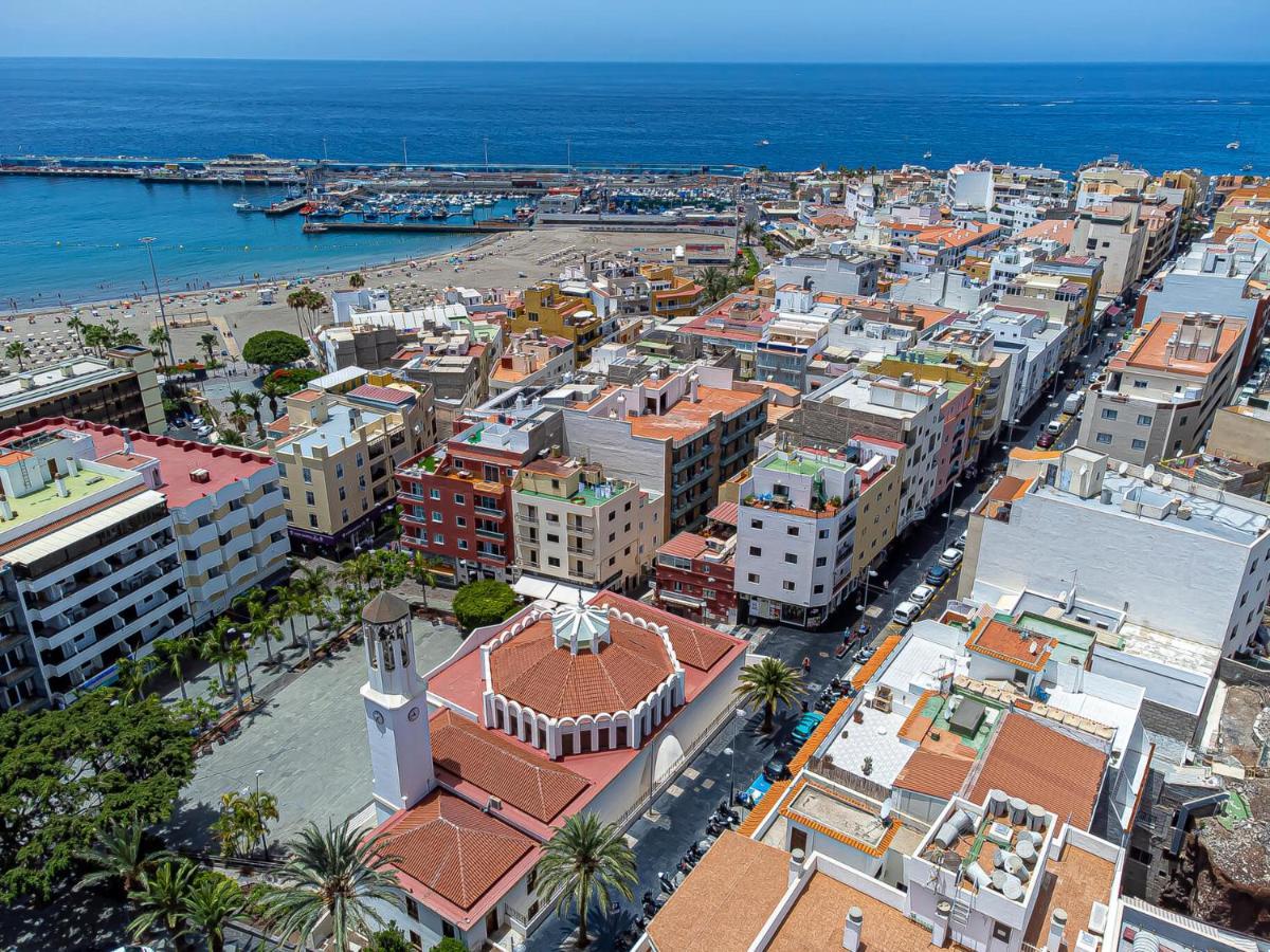 Apartamentos En El Centro De Los Cristianos アロナ エクステリア 写真