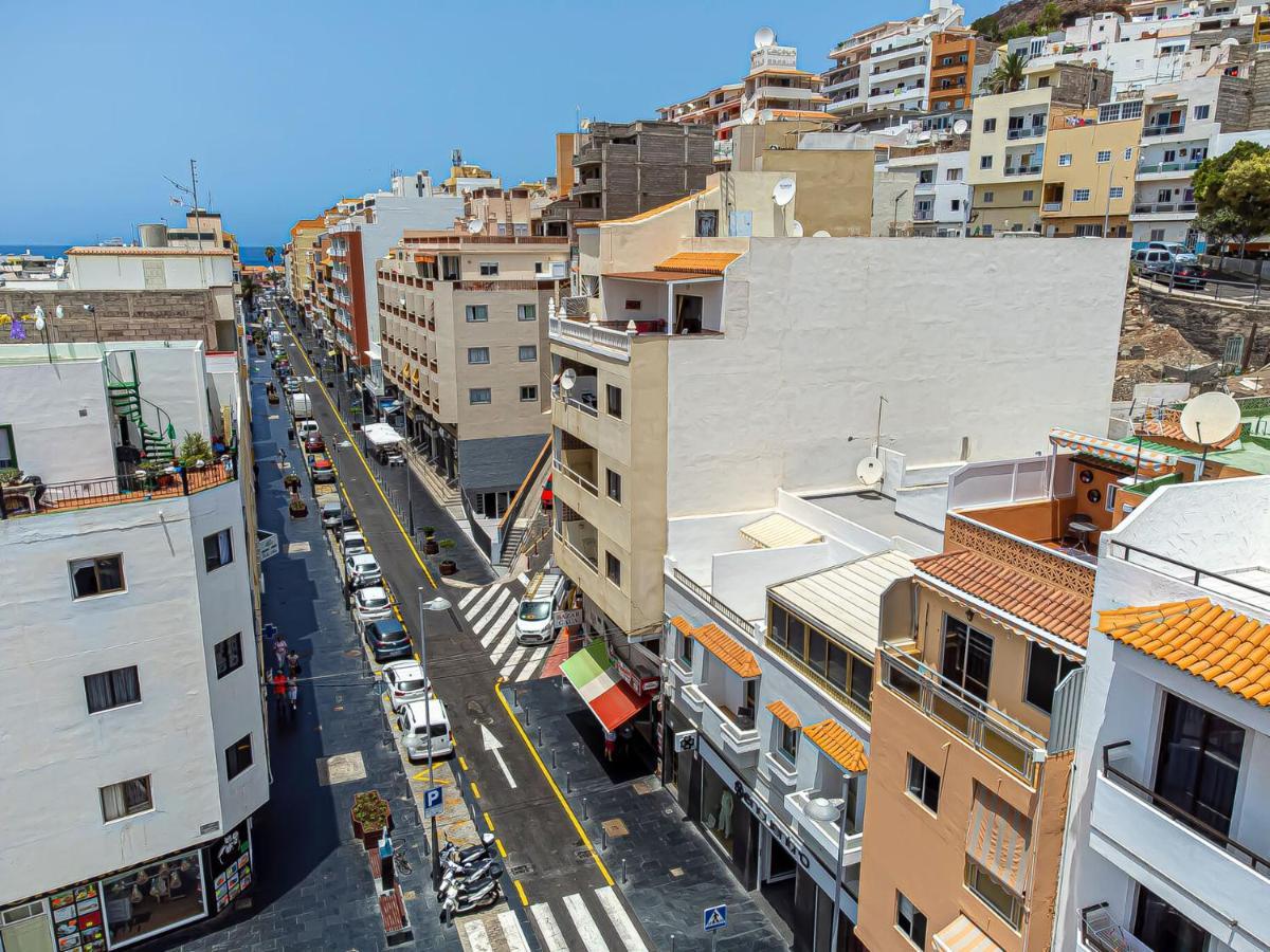 Apartamentos En El Centro De Los Cristianos アロナ エクステリア 写真