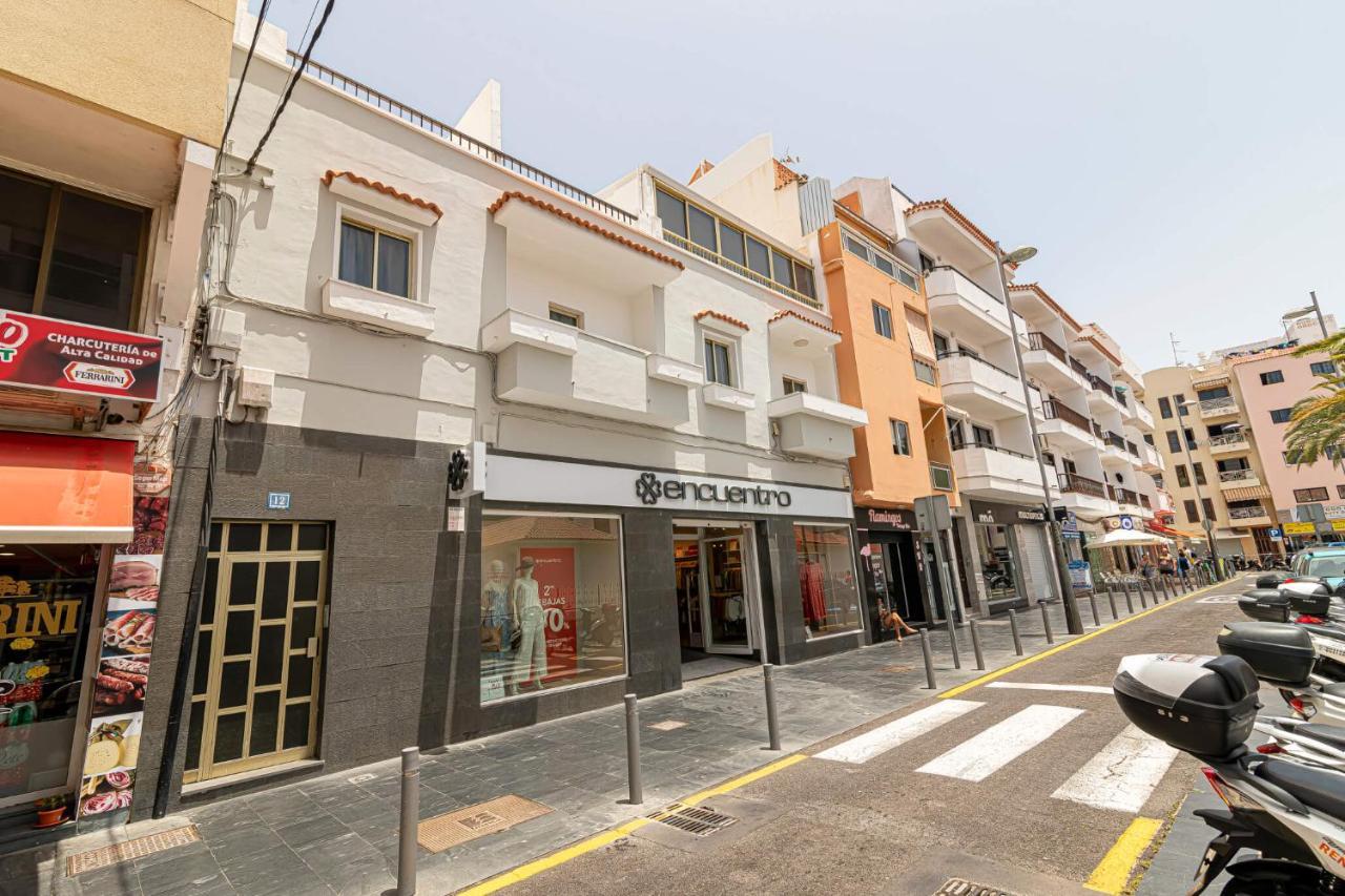 Apartamentos En El Centro De Los Cristianos アロナ エクステリア 写真