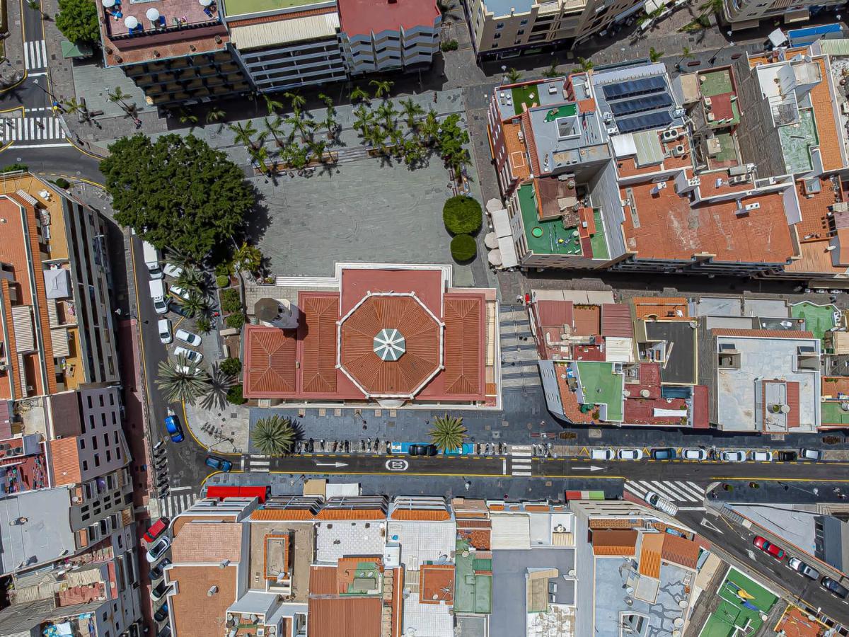 Apartamentos En El Centro De Los Cristianos アロナ エクステリア 写真