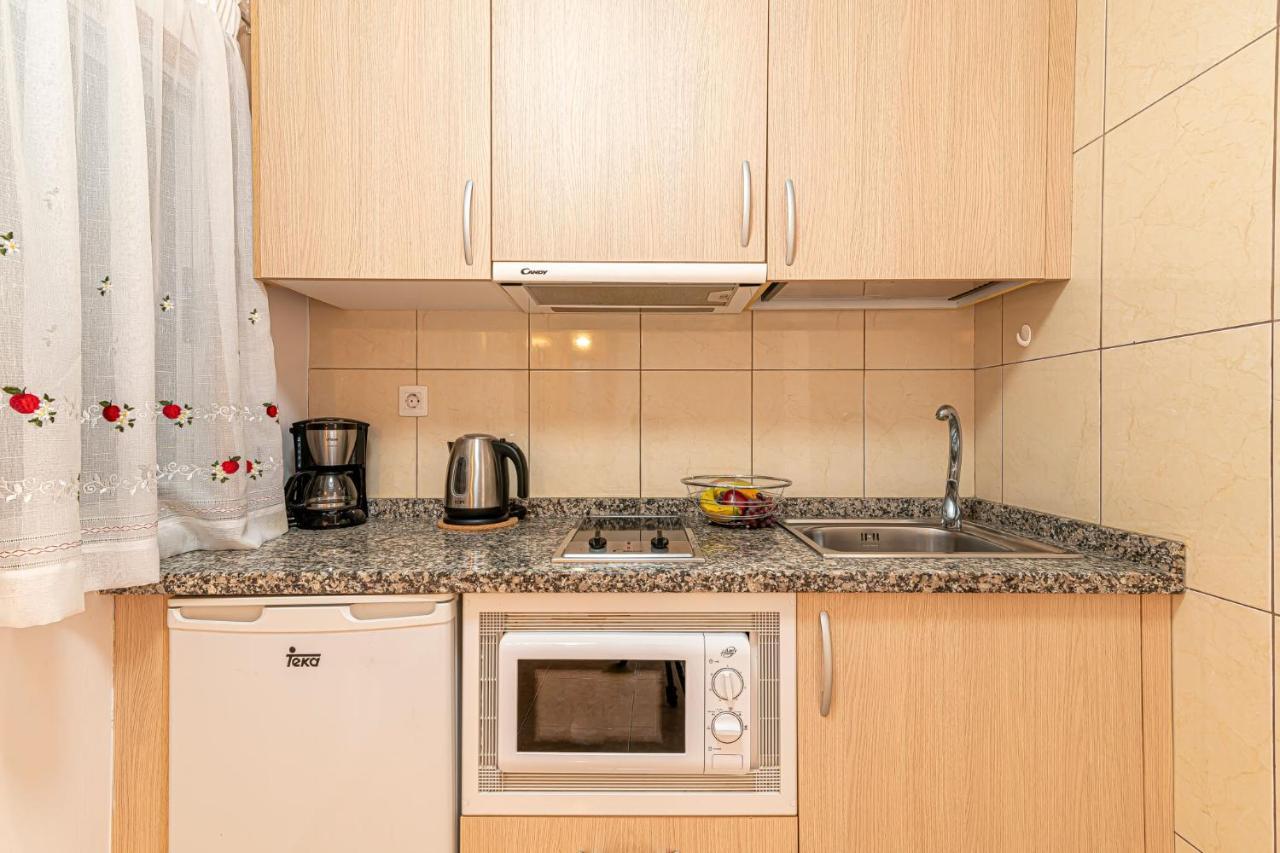 Apartamentos En El Centro De Los Cristianos アロナ エクステリア 写真
