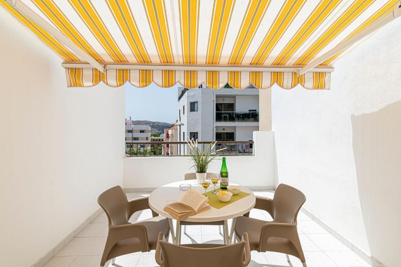 Apartamentos En El Centro De Los Cristianos アロナ エクステリア 写真