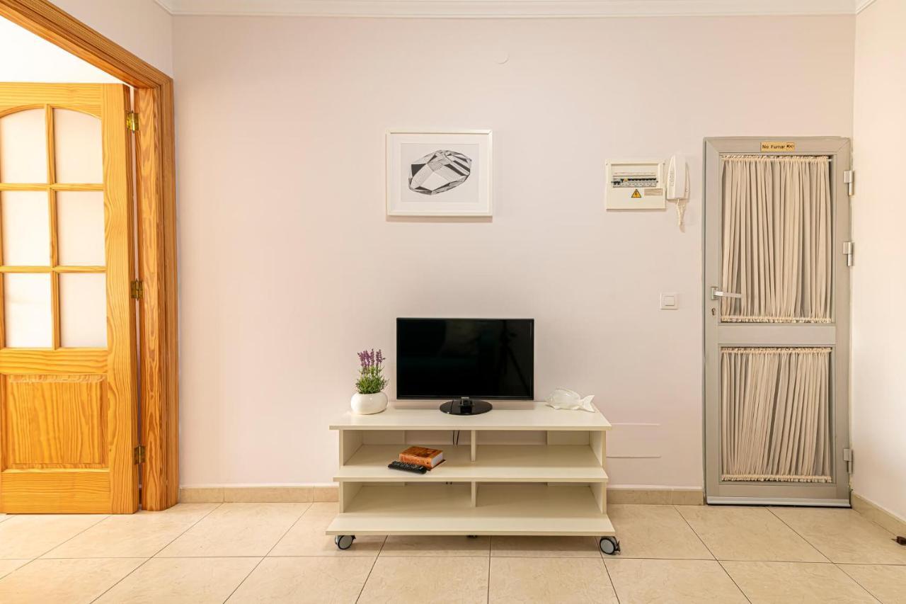 Apartamentos En El Centro De Los Cristianos アロナ エクステリア 写真