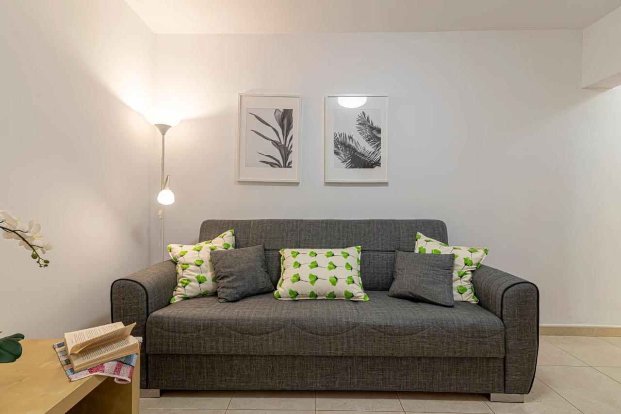 Apartamentos En El Centro De Los Cristianos アロナ エクステリア 写真