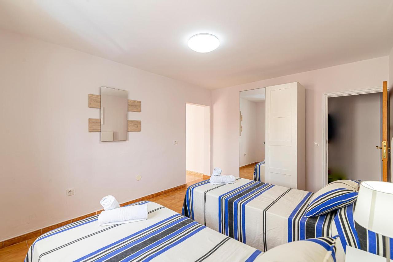 Apartamentos En El Centro De Los Cristianos アロナ エクステリア 写真