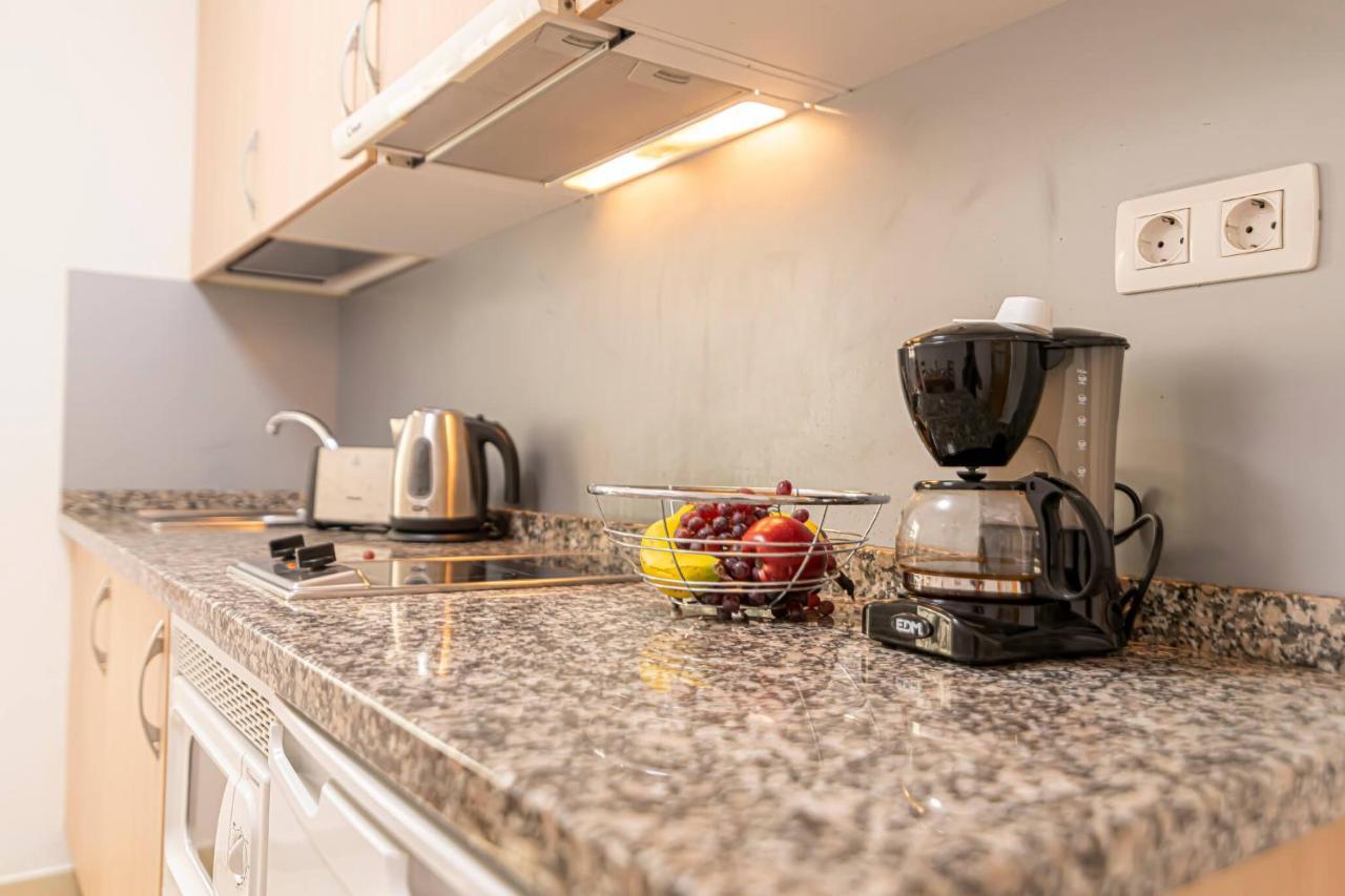 Apartamentos En El Centro De Los Cristianos アロナ エクステリア 写真