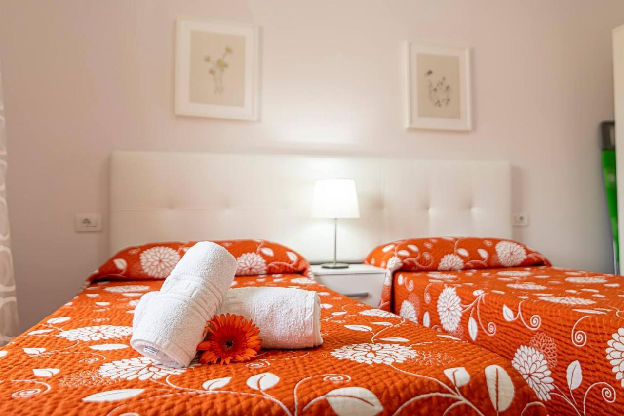Apartamentos En El Centro De Los Cristianos アロナ エクステリア 写真