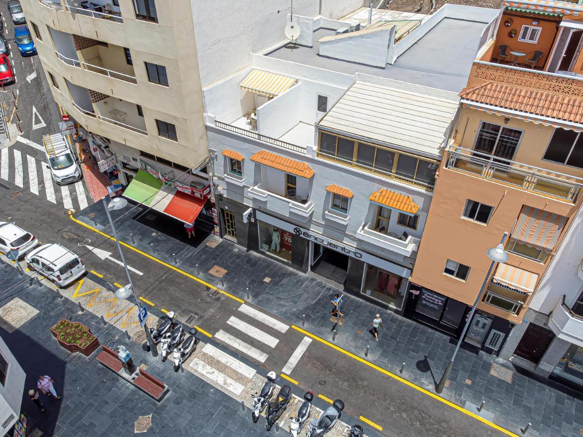 Apartamentos En El Centro De Los Cristianos アロナ エクステリア 写真
