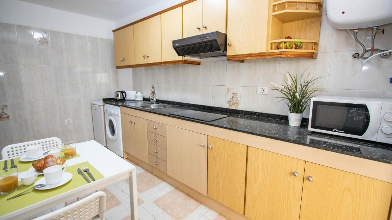 Apartamentos En El Centro De Los Cristianos アロナ エクステリア 写真