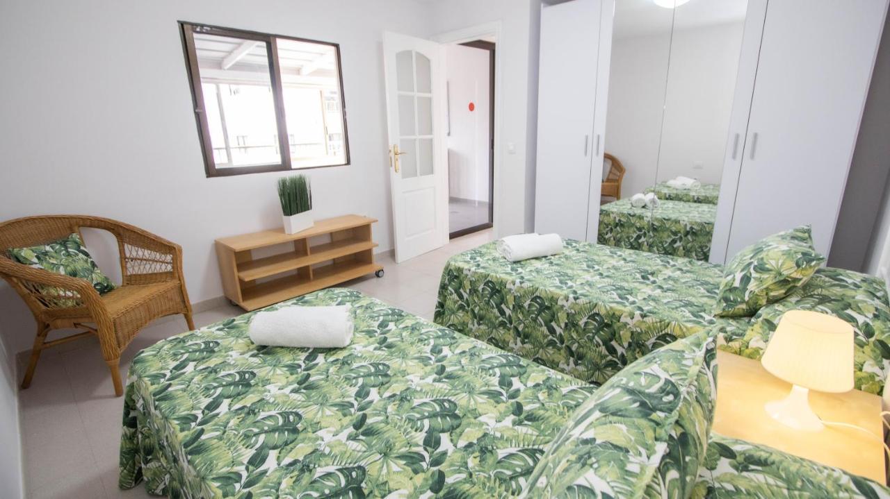 Apartamentos En El Centro De Los Cristianos アロナ エクステリア 写真