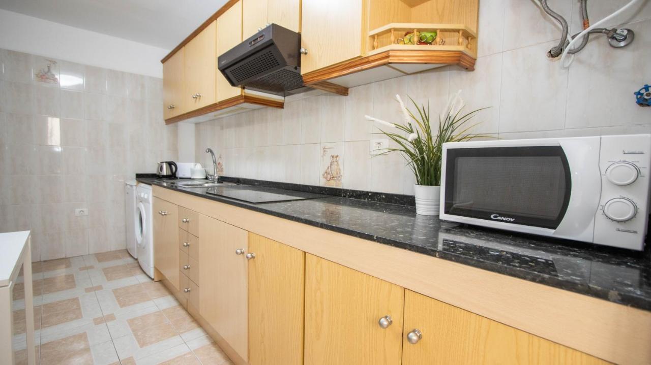 Apartamentos En El Centro De Los Cristianos アロナ エクステリア 写真