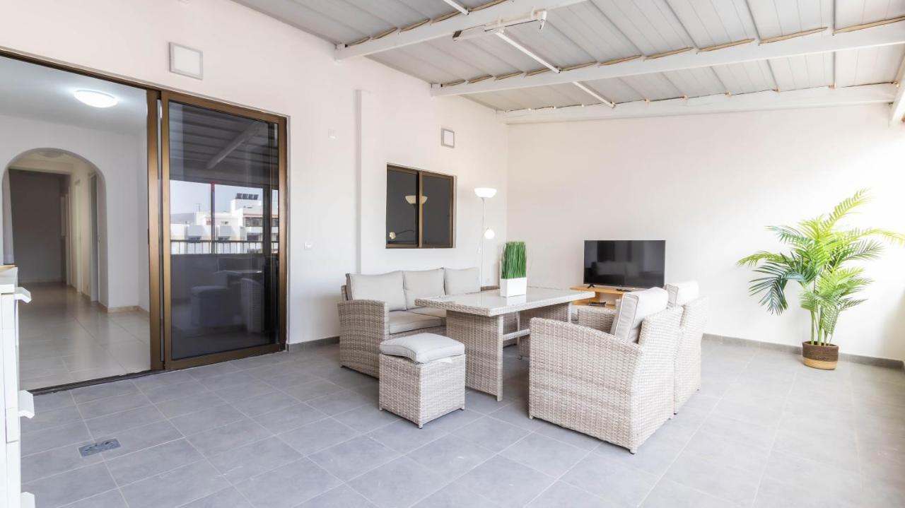 Apartamentos En El Centro De Los Cristianos アロナ エクステリア 写真